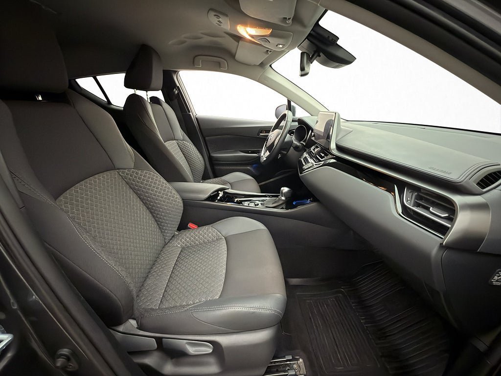 Vehicle Image 12