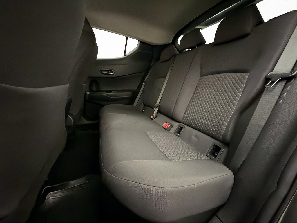 Vehicle Image 16