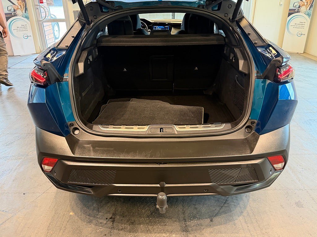 Vehicle Image 25