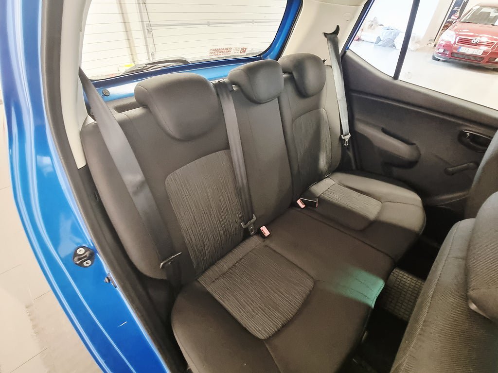 Vehicle Image 21