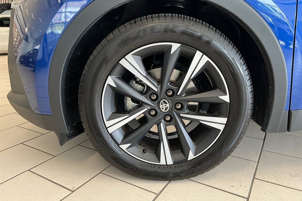 Vehicle Image 15