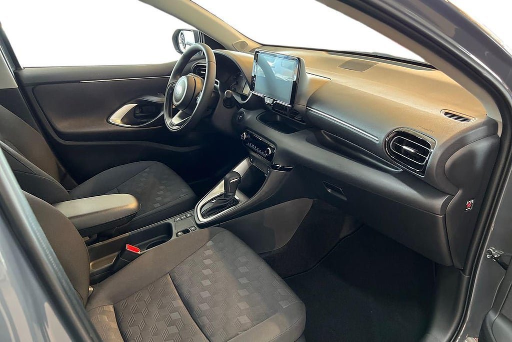 Vehicle Image 6