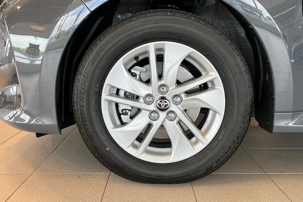 Vehicle Image 15