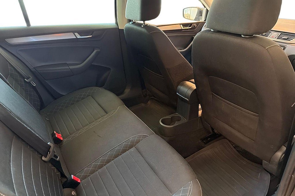 Vehicle Image 17