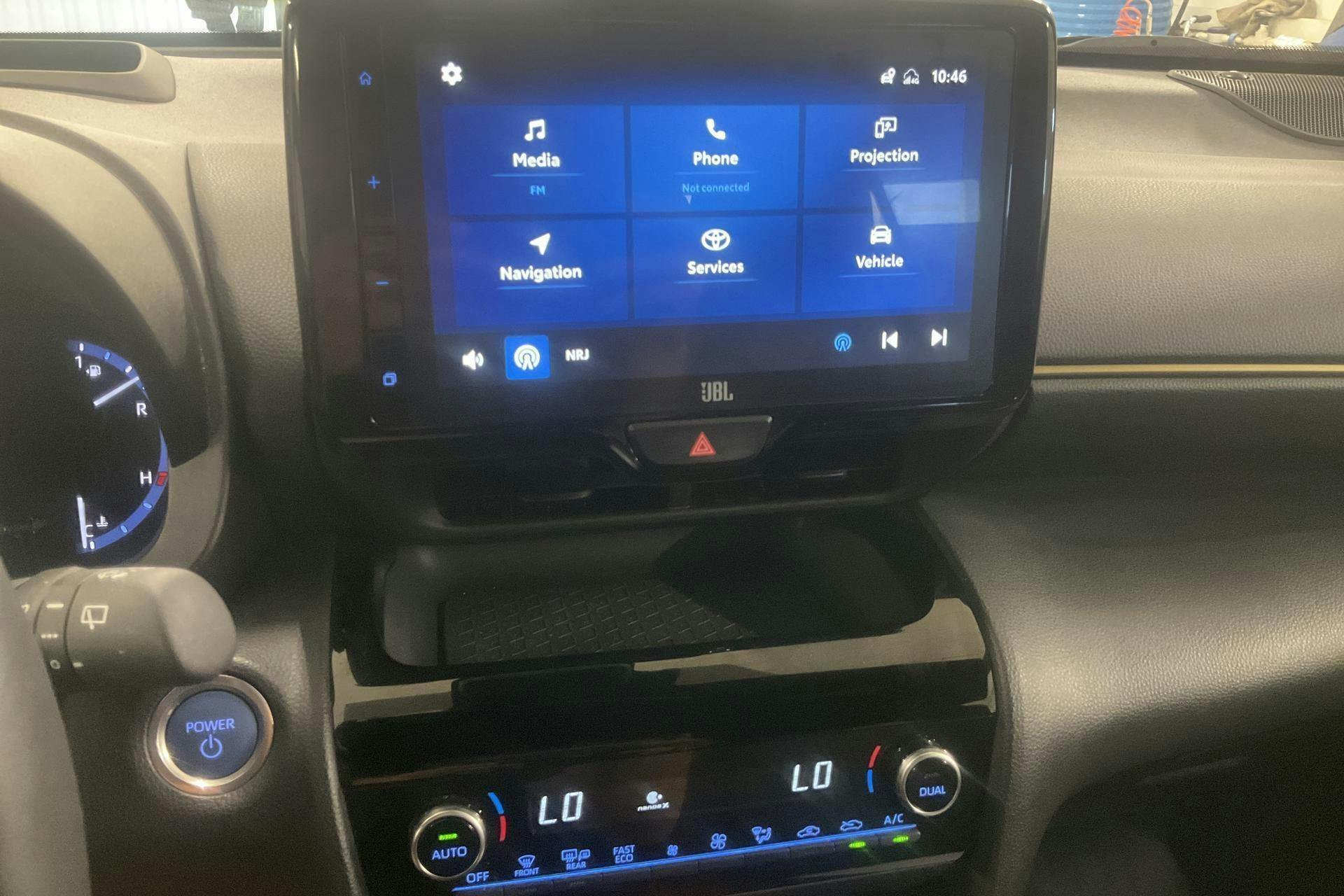 Vehicle Image 14