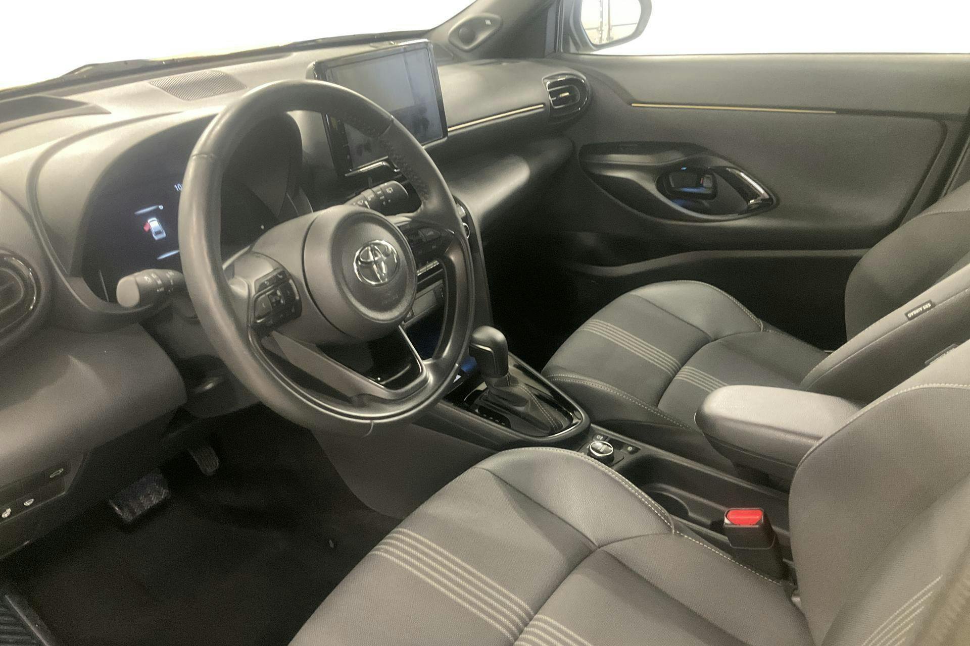 Vehicle Image 15