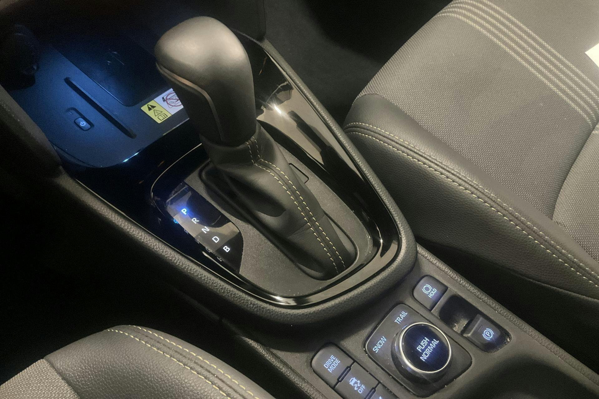 Vehicle Image 16
