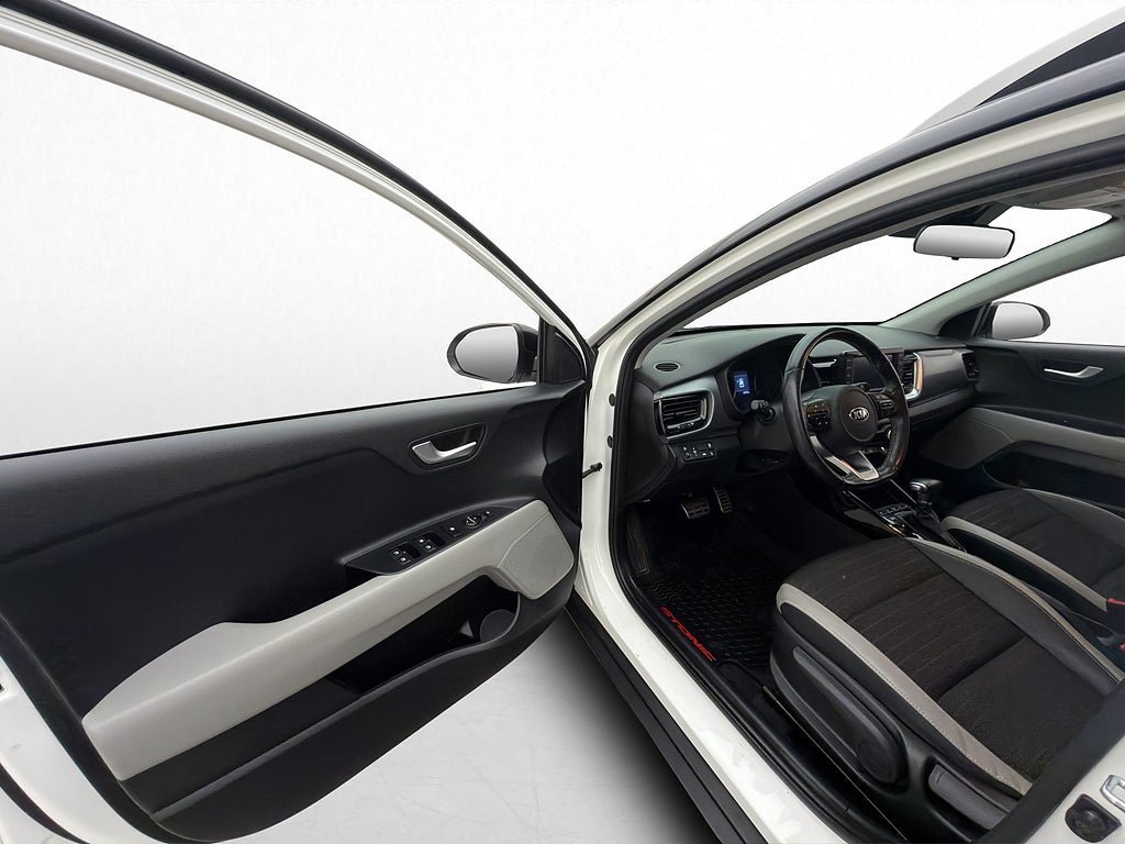 Vehicle Image 10