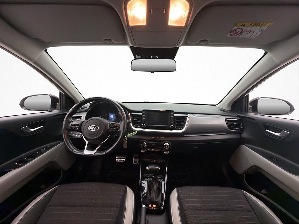 Vehicle Image 12