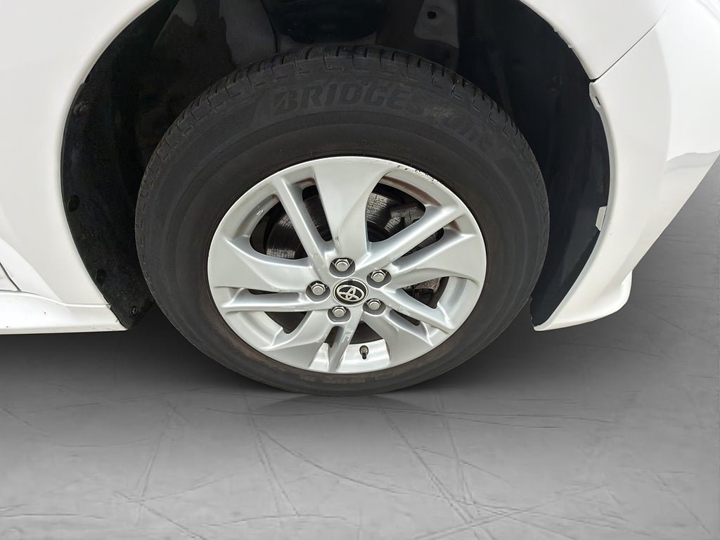 Vehicle Image 32