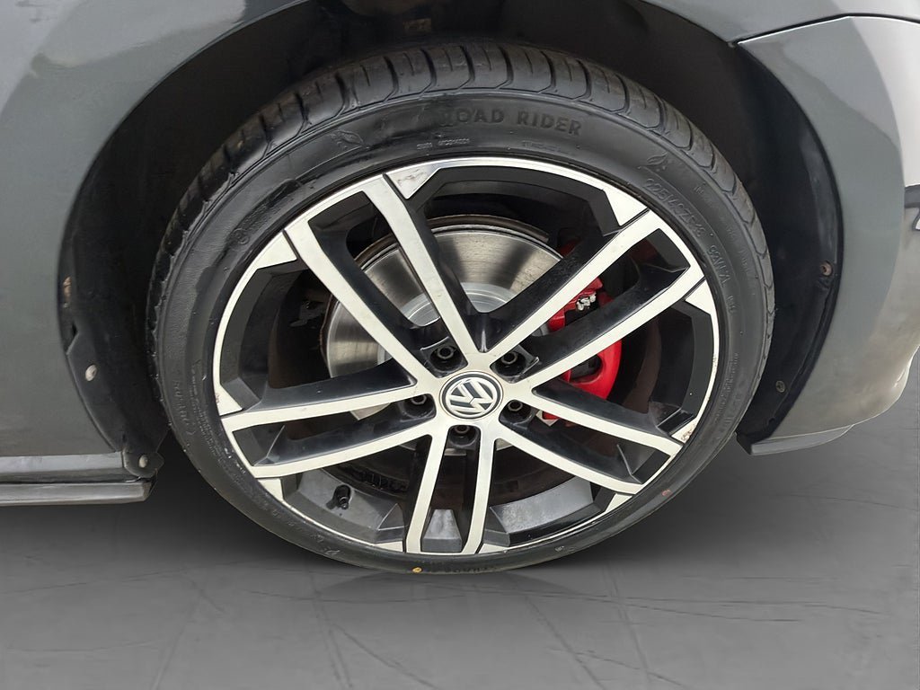 Vehicle Image 30