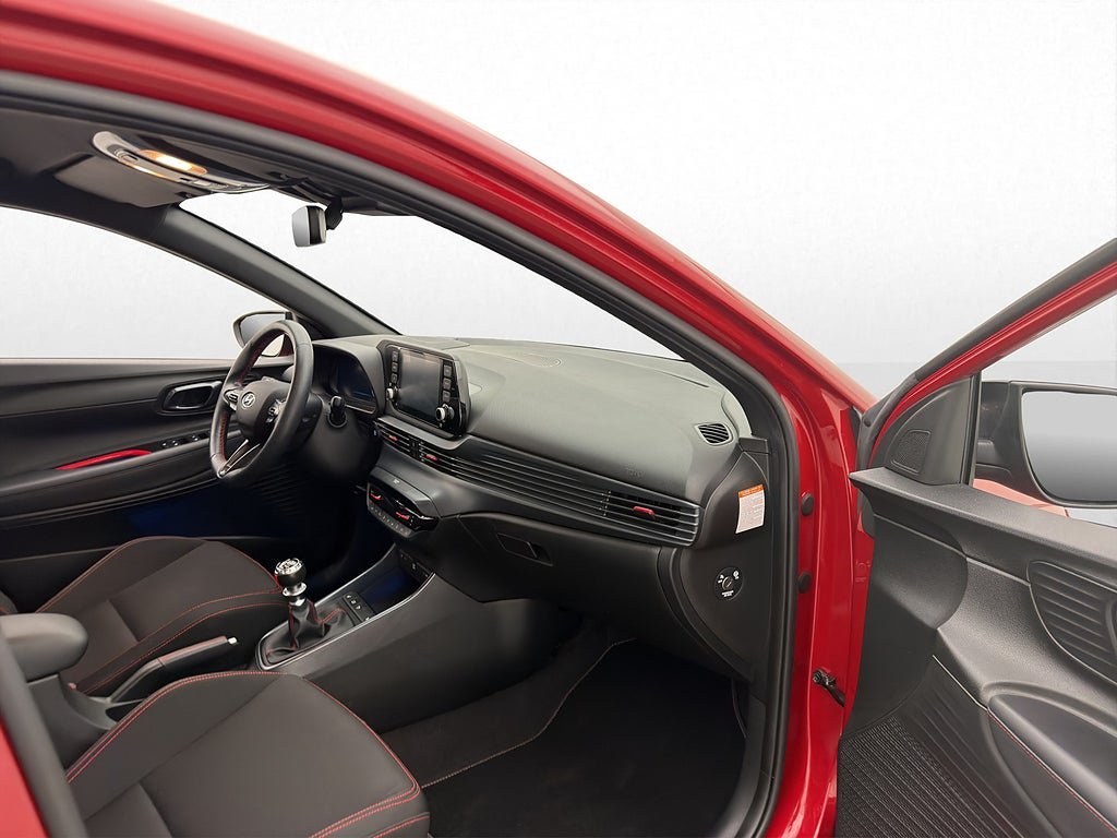 Vehicle Image 23