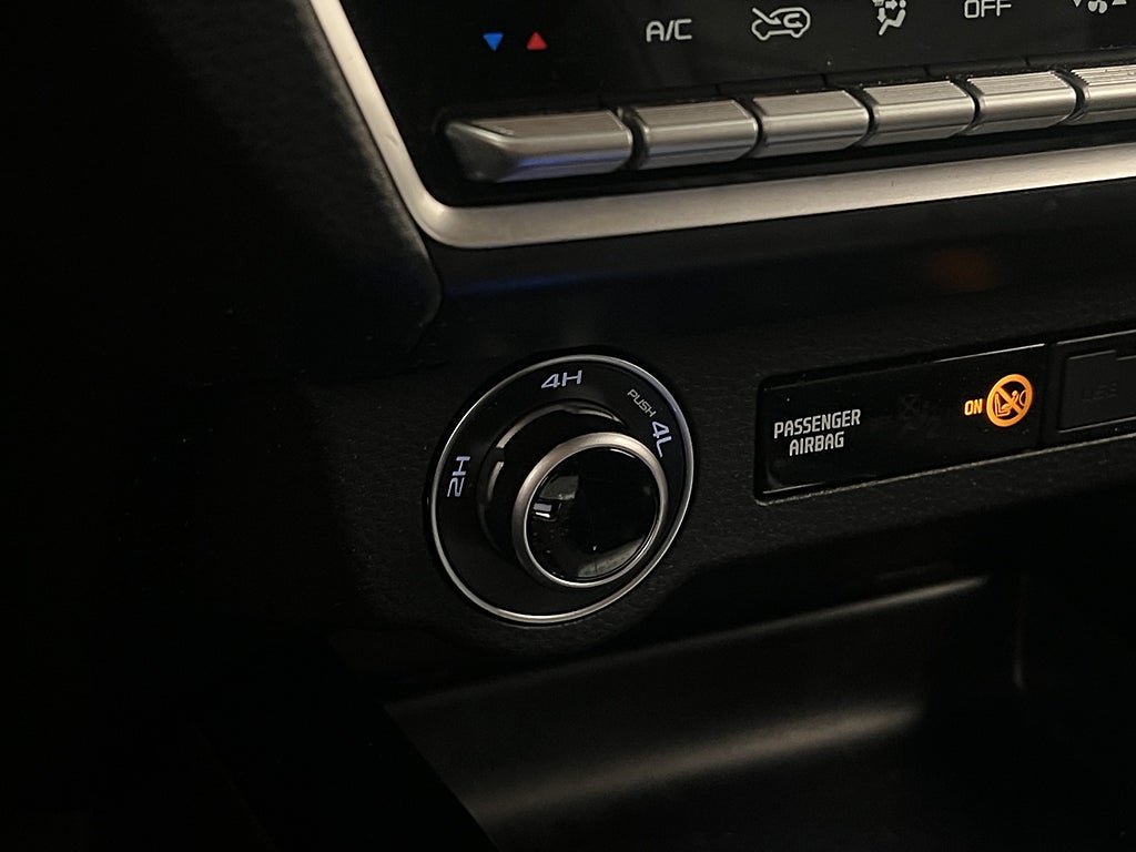 Vehicle Image 24