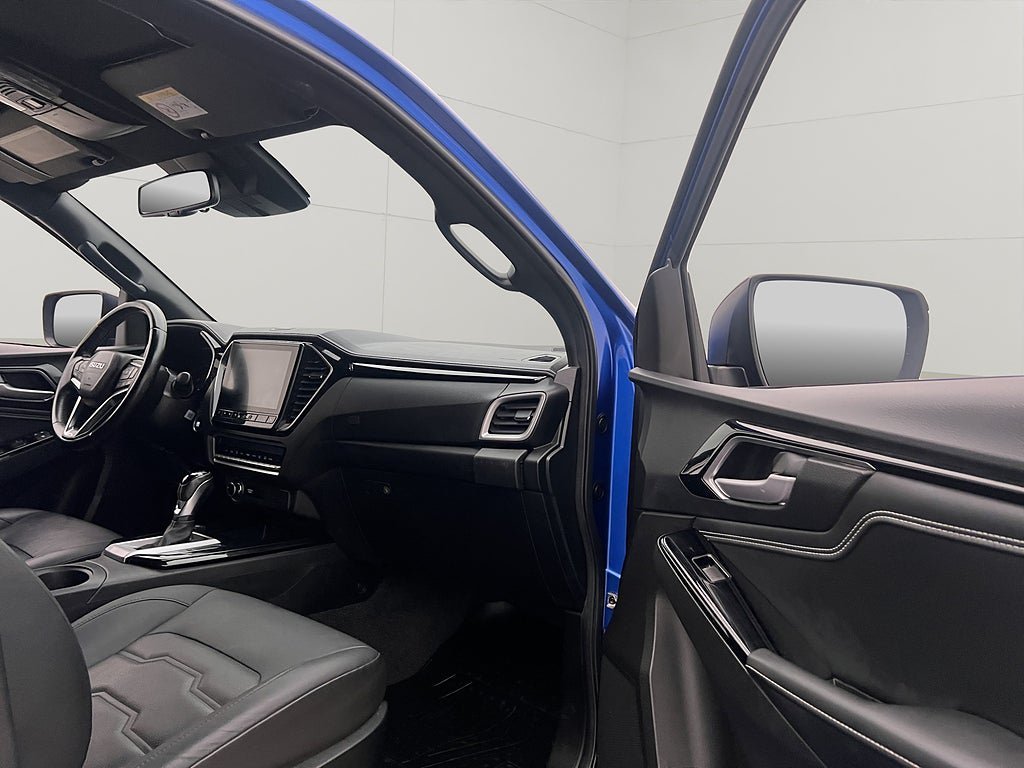 Vehicle Image 25
