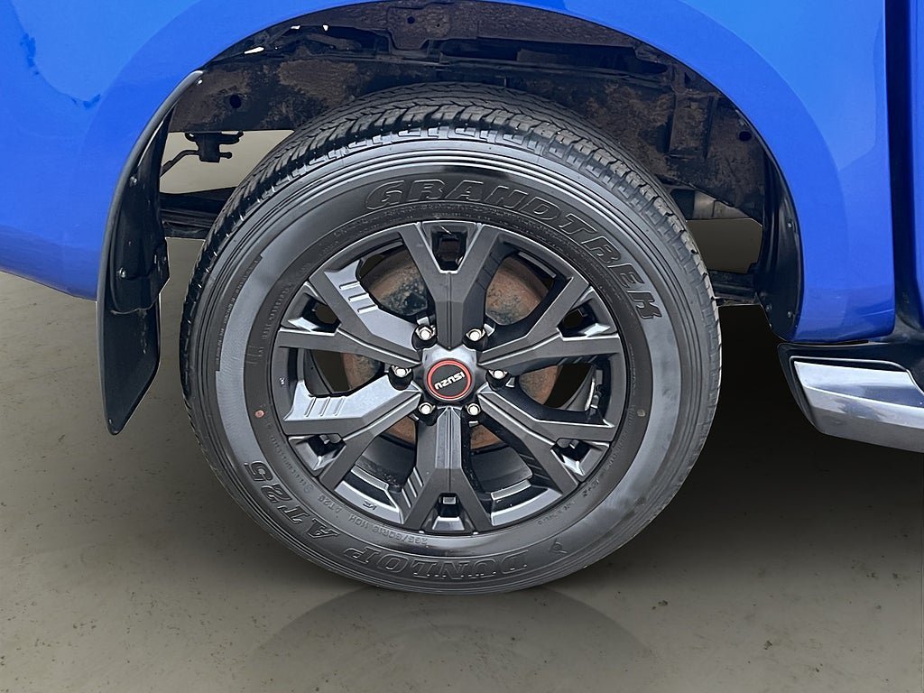 Vehicle Image 32