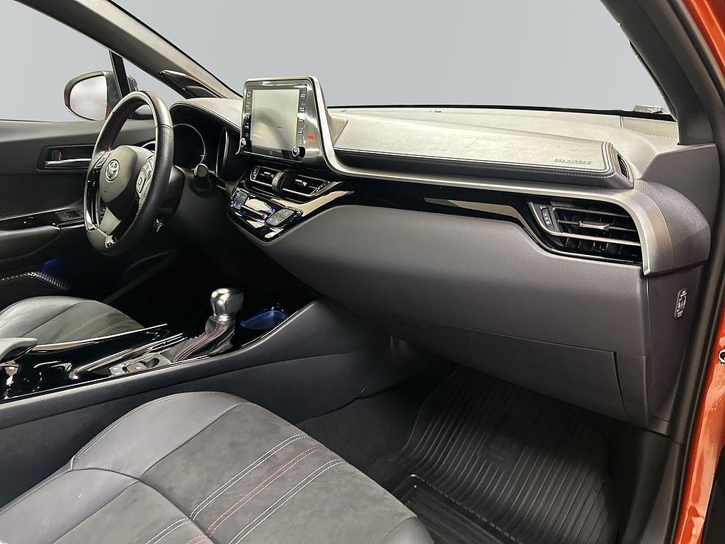 Vehicle Image 6
