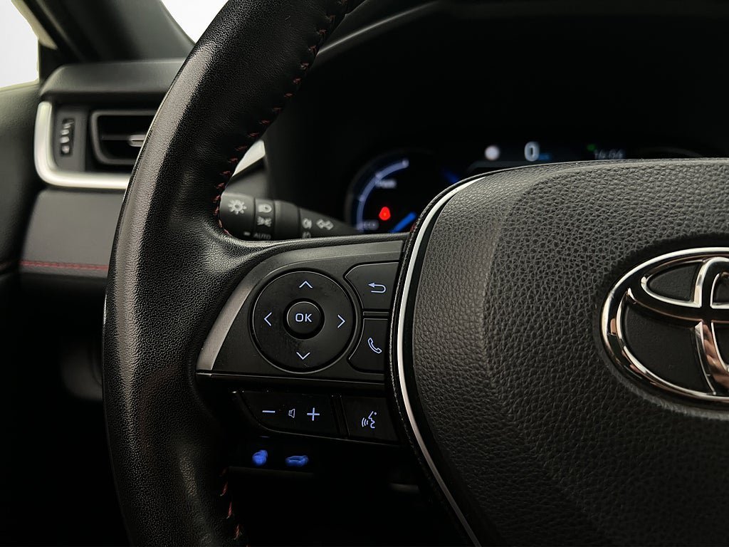 Vehicle Image 16