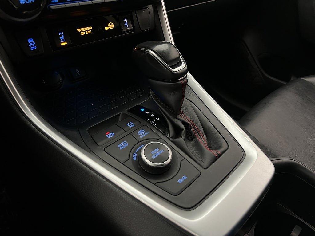 Vehicle Image 23
