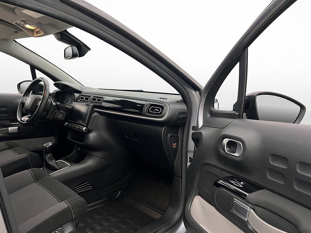 Vehicle Image 22