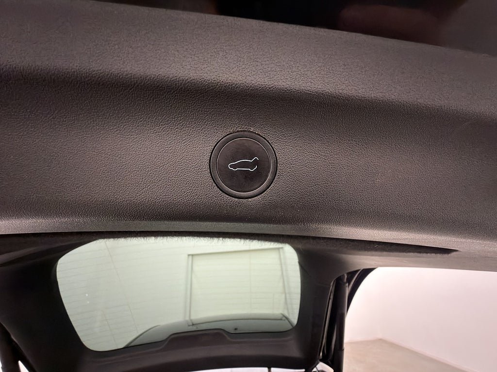 Vehicle Image 26