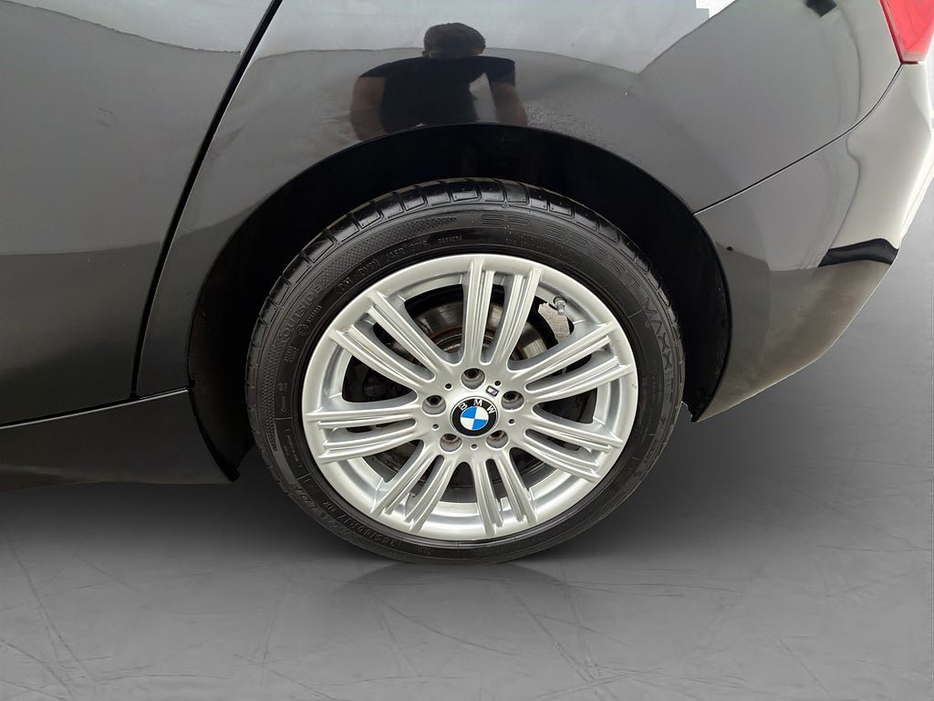 Vehicle Image 29