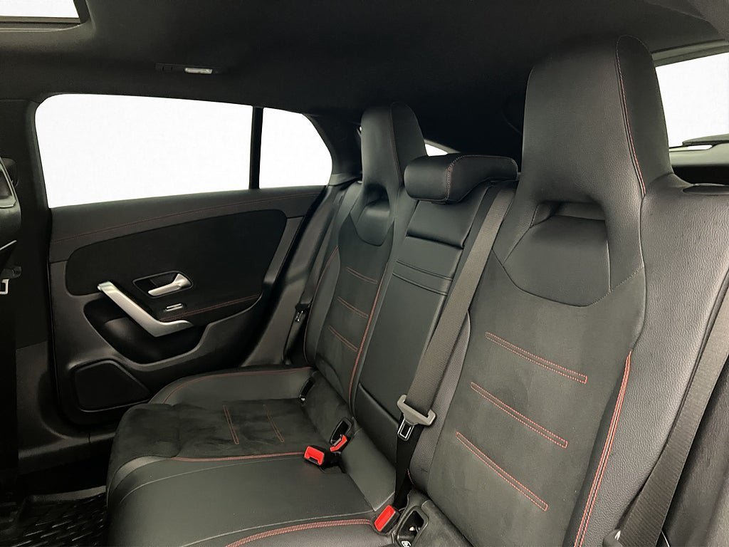 Vehicle Image 26