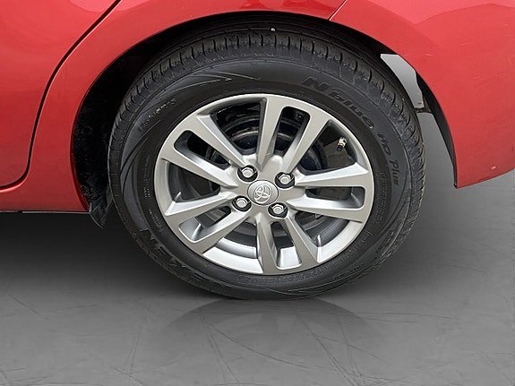 Vehicle Image 22