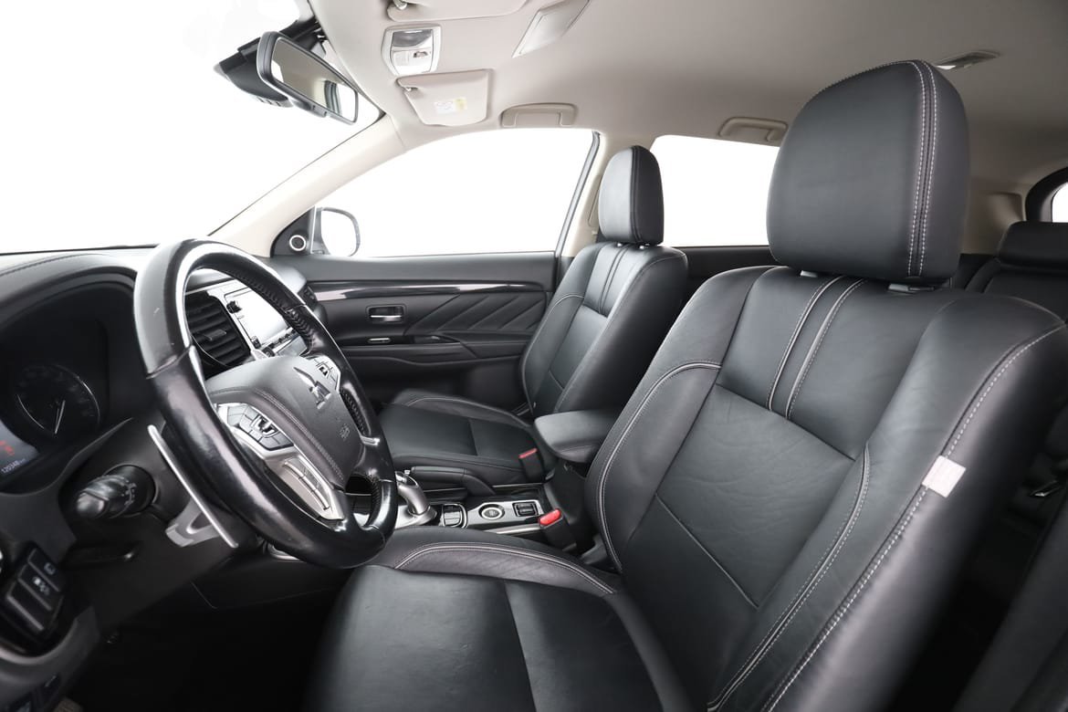 Vehicle Image 11