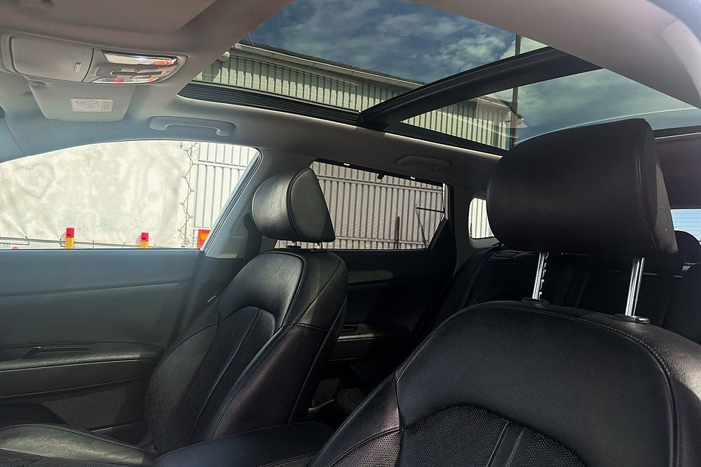 Vehicle Image 16