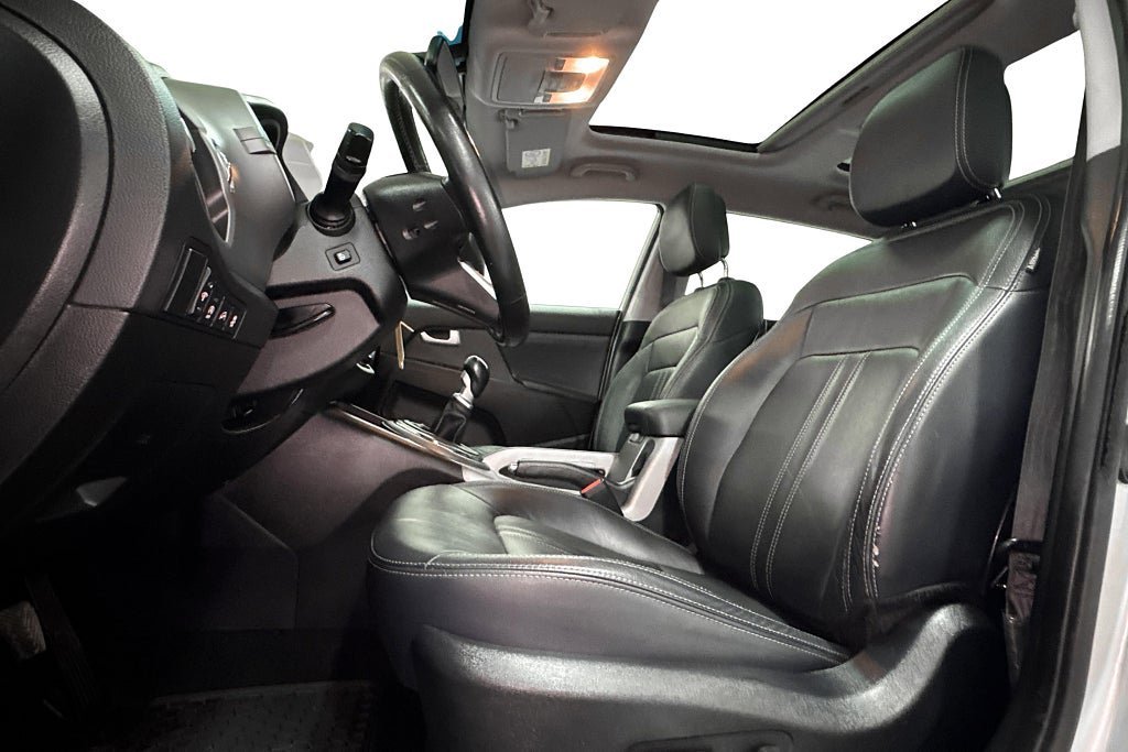 Vehicle Image 11