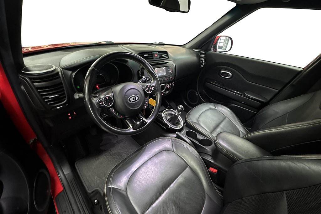 Vehicle Image 13