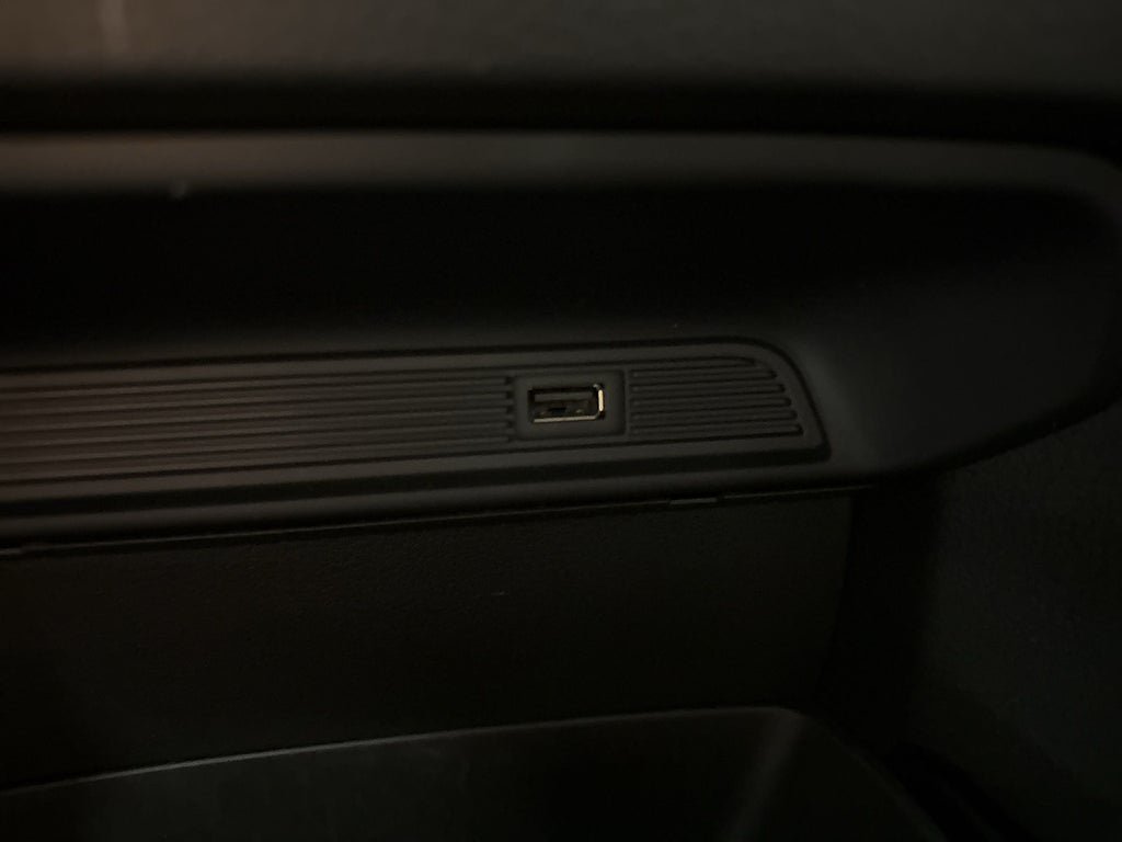 Vehicle Image 23