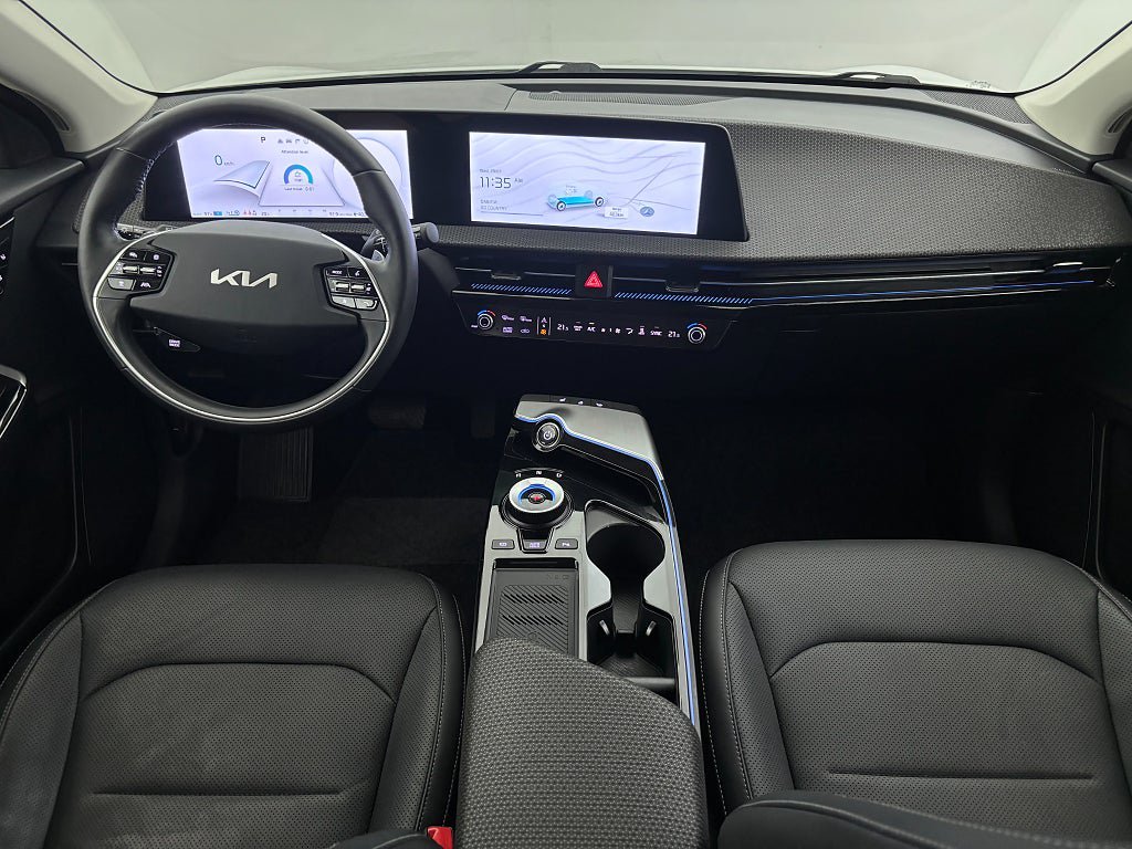 Vehicle Image 17