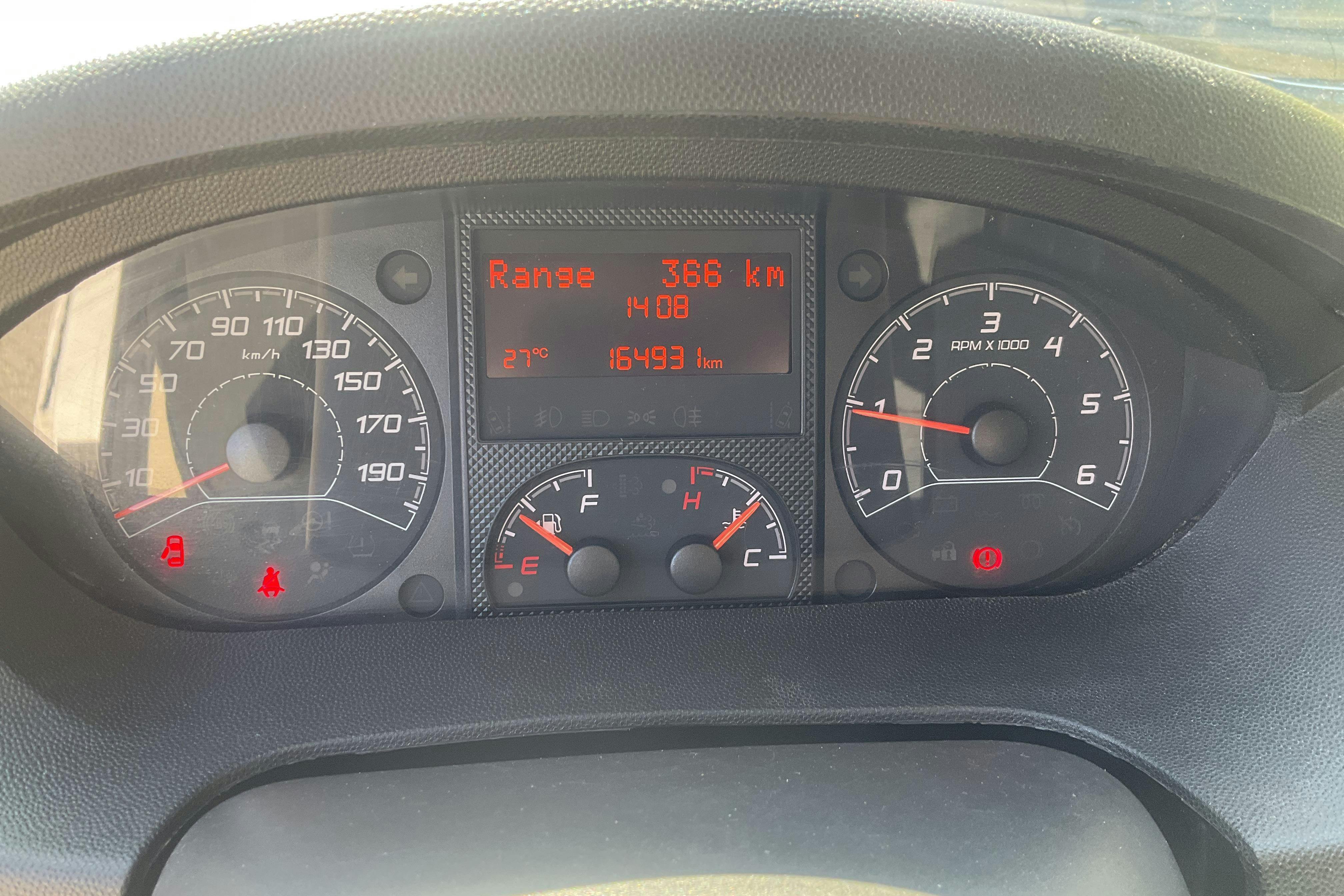 Vehicle Image 9