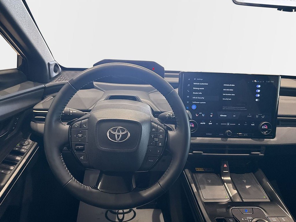 Vehicle Image 10