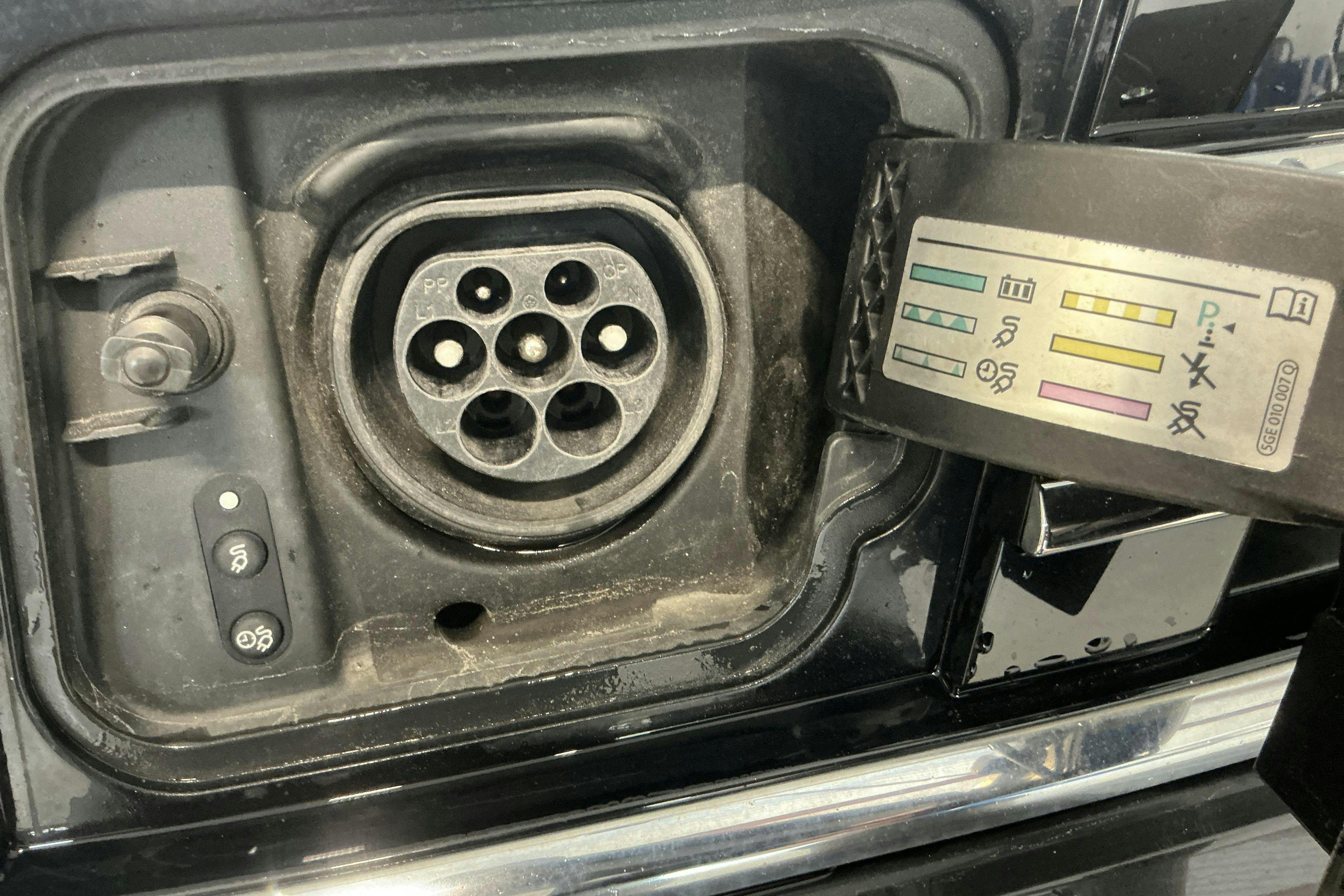 Vehicle Image 13