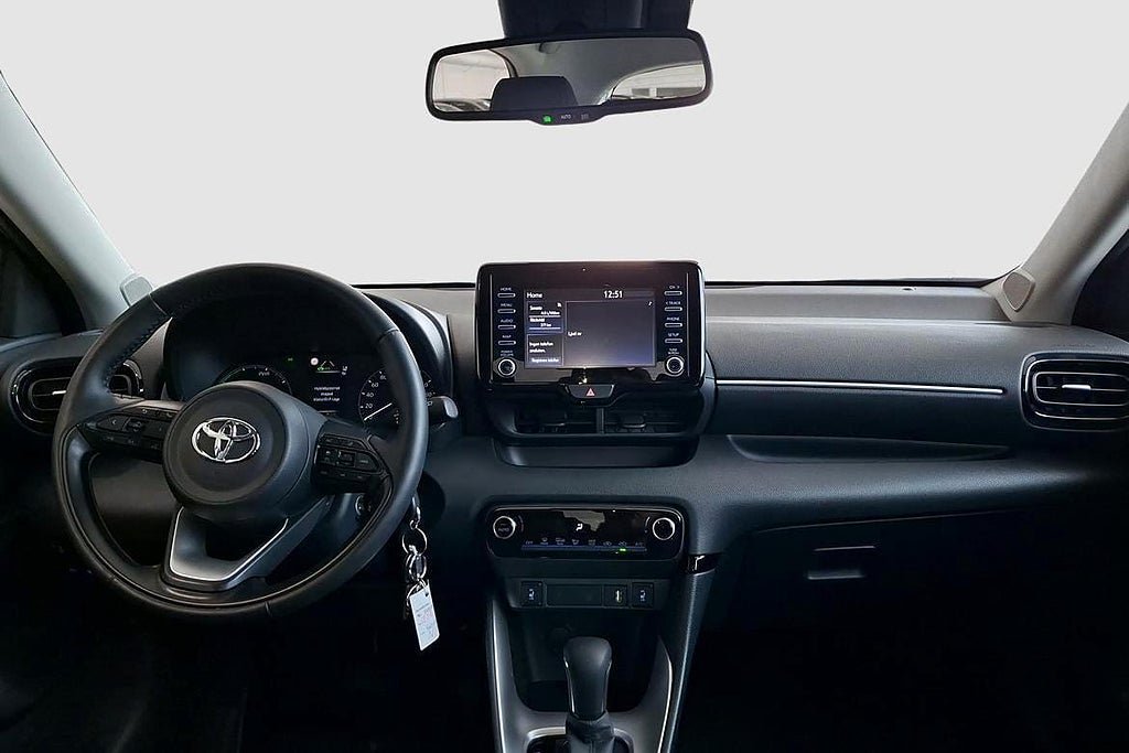 Vehicle Image 10