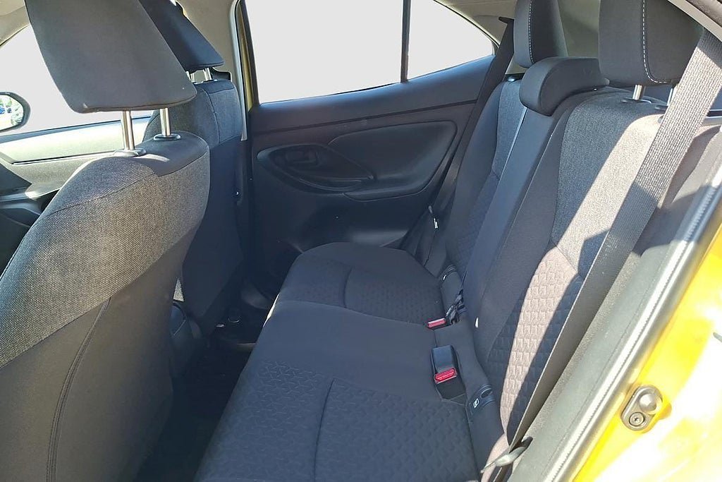 Vehicle Image 10