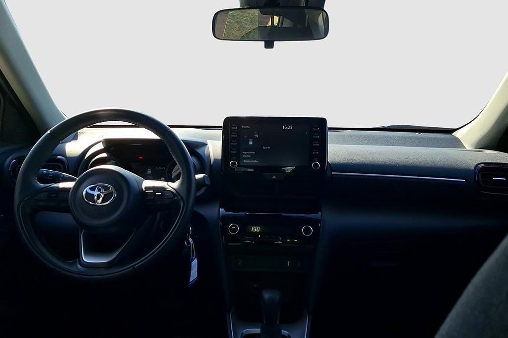 Vehicle Image 11