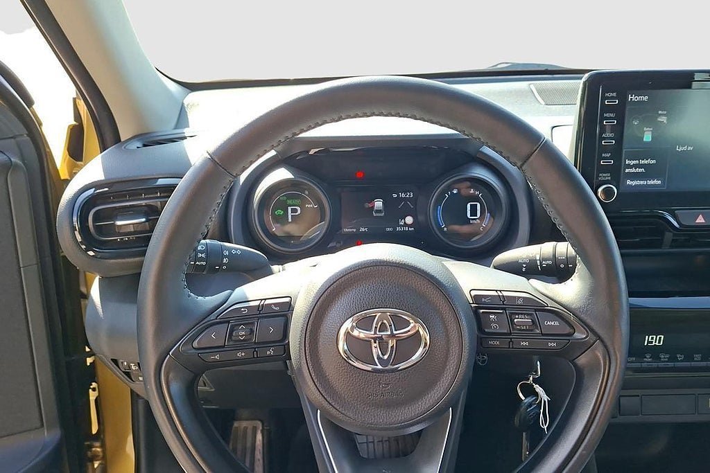 Vehicle Image 12
