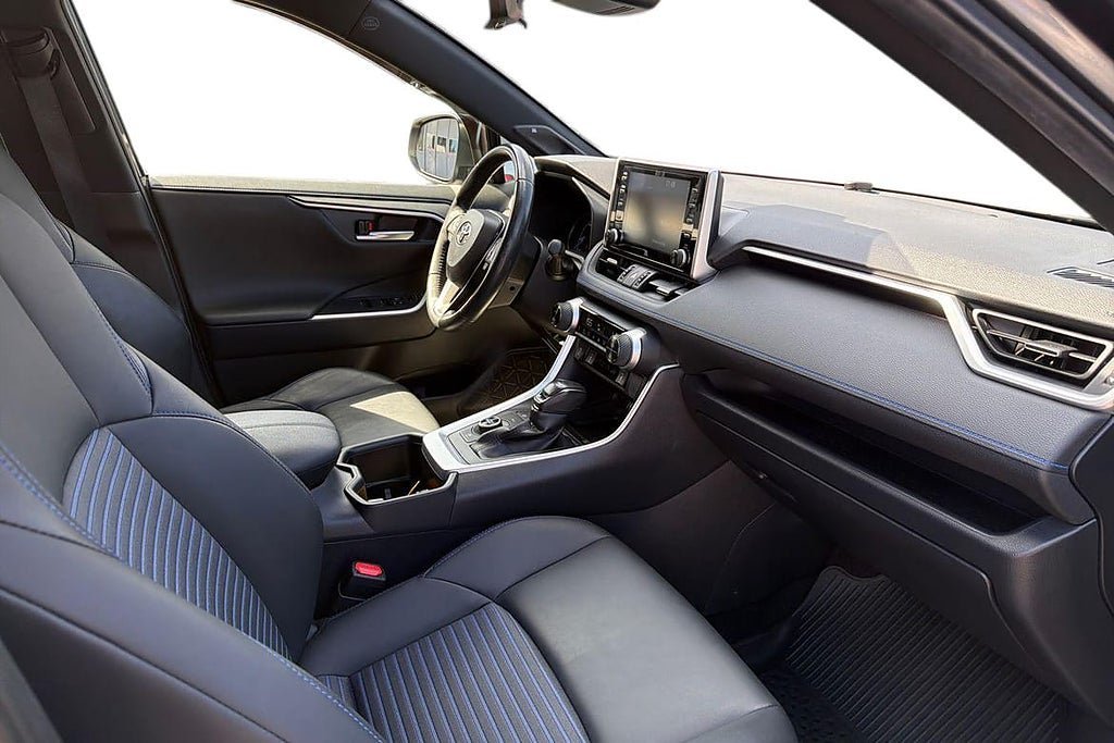 Vehicle Image 6