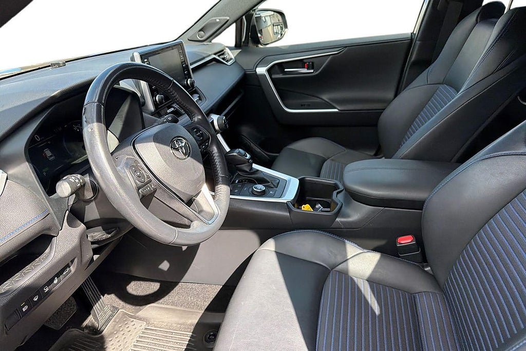 Vehicle Image 13