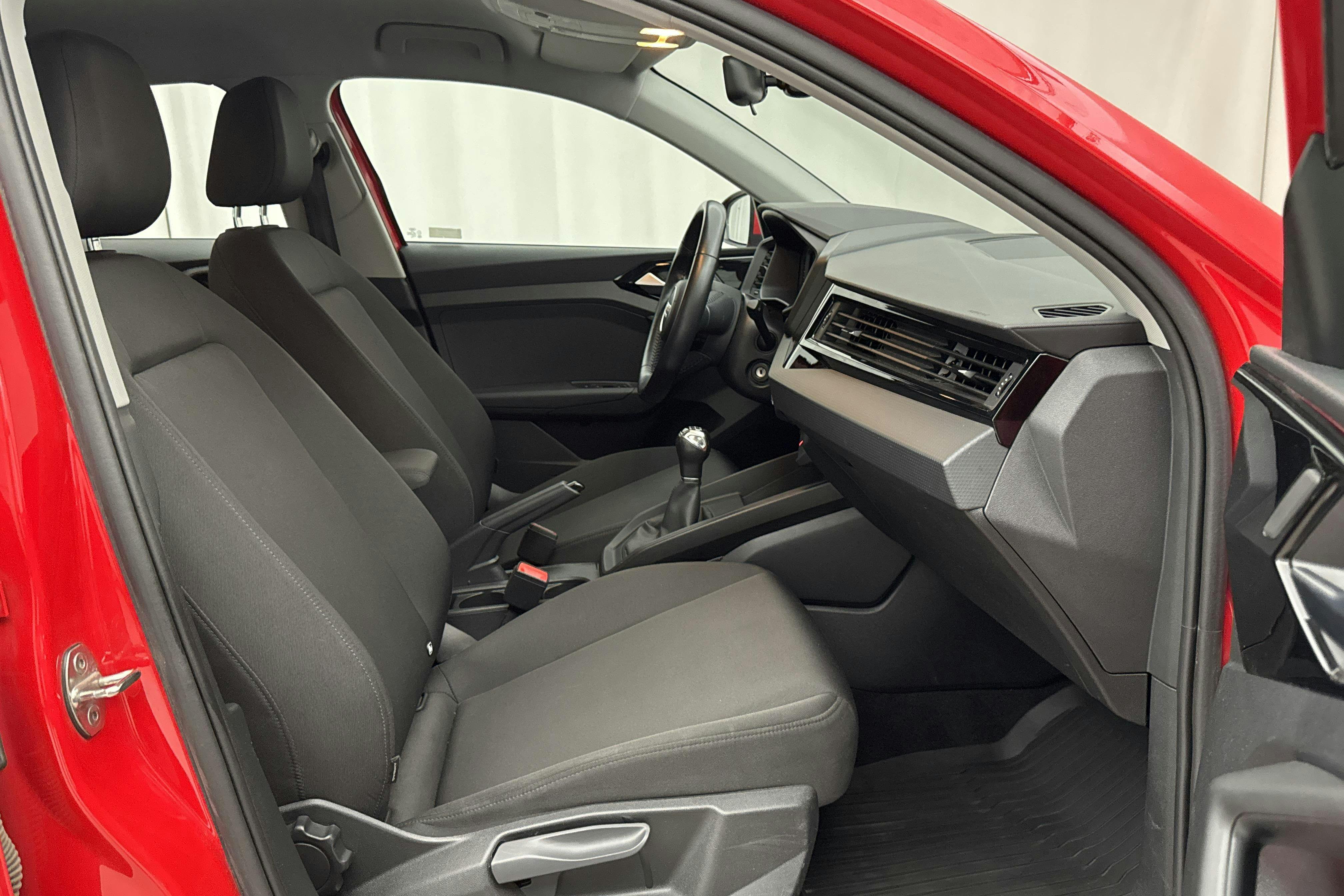 Vehicle Image 7
