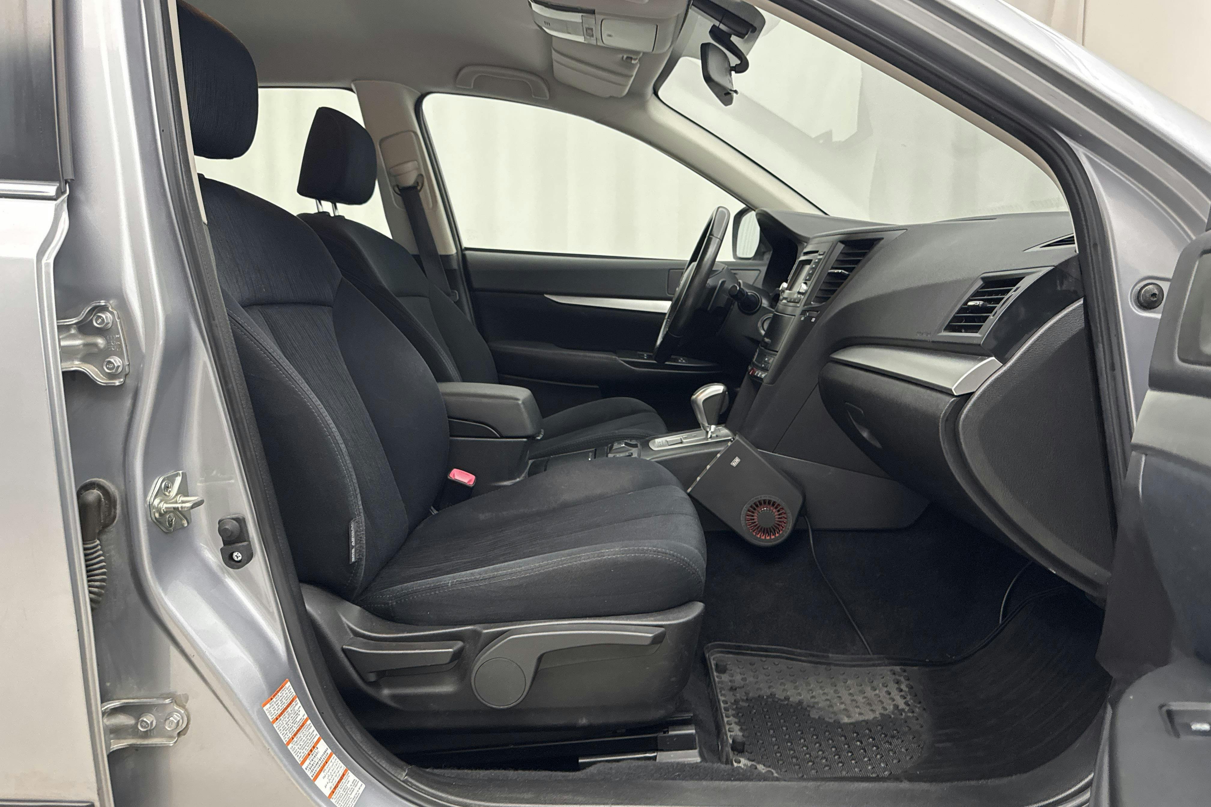 Vehicle Image 7