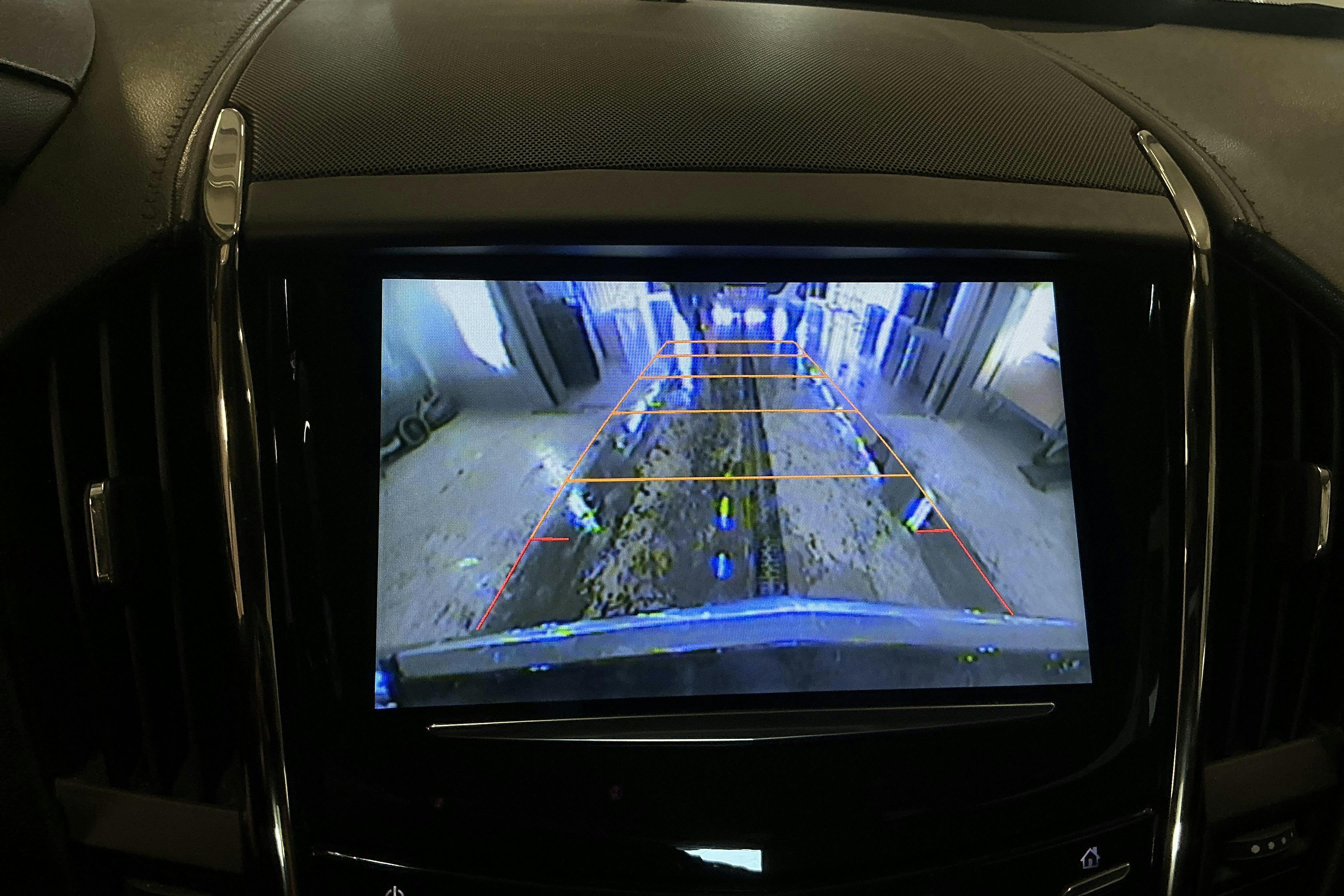 Vehicle Image 12