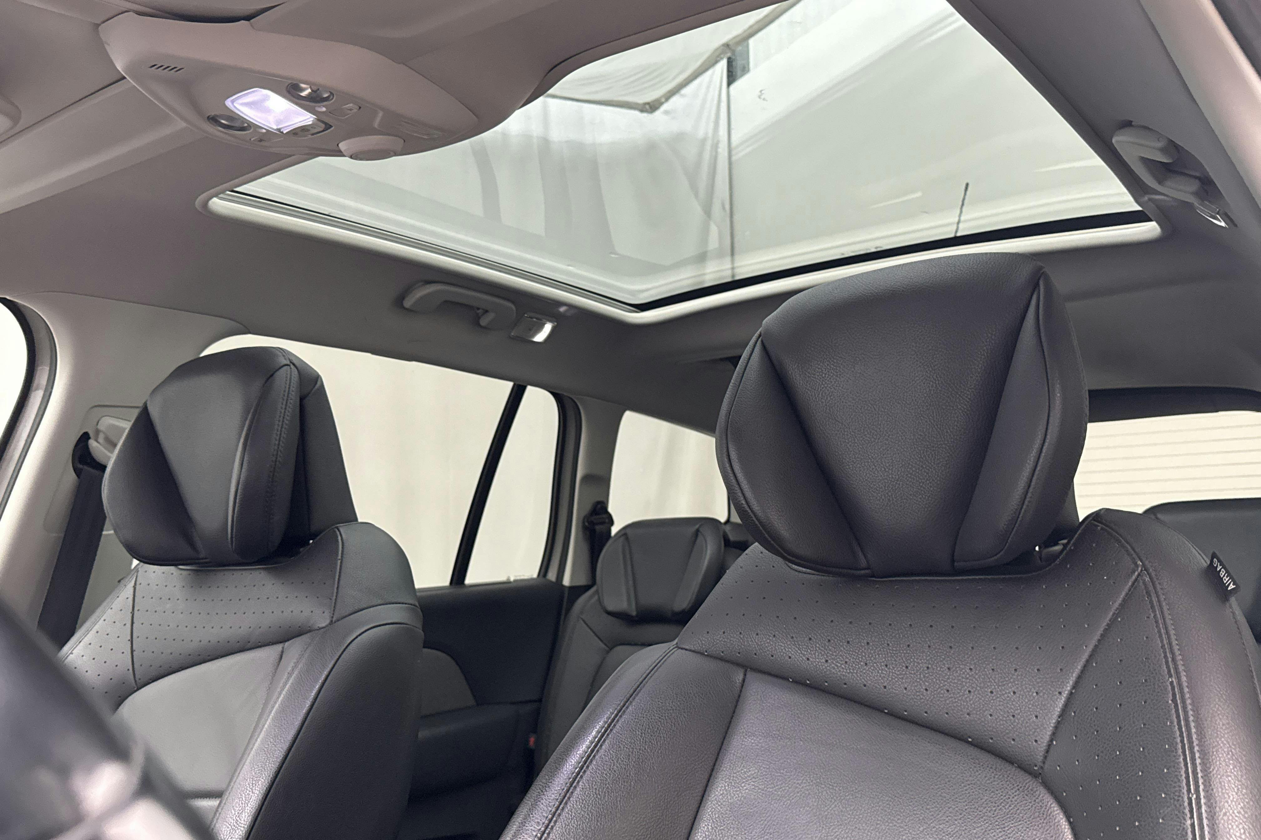 Vehicle Image 18