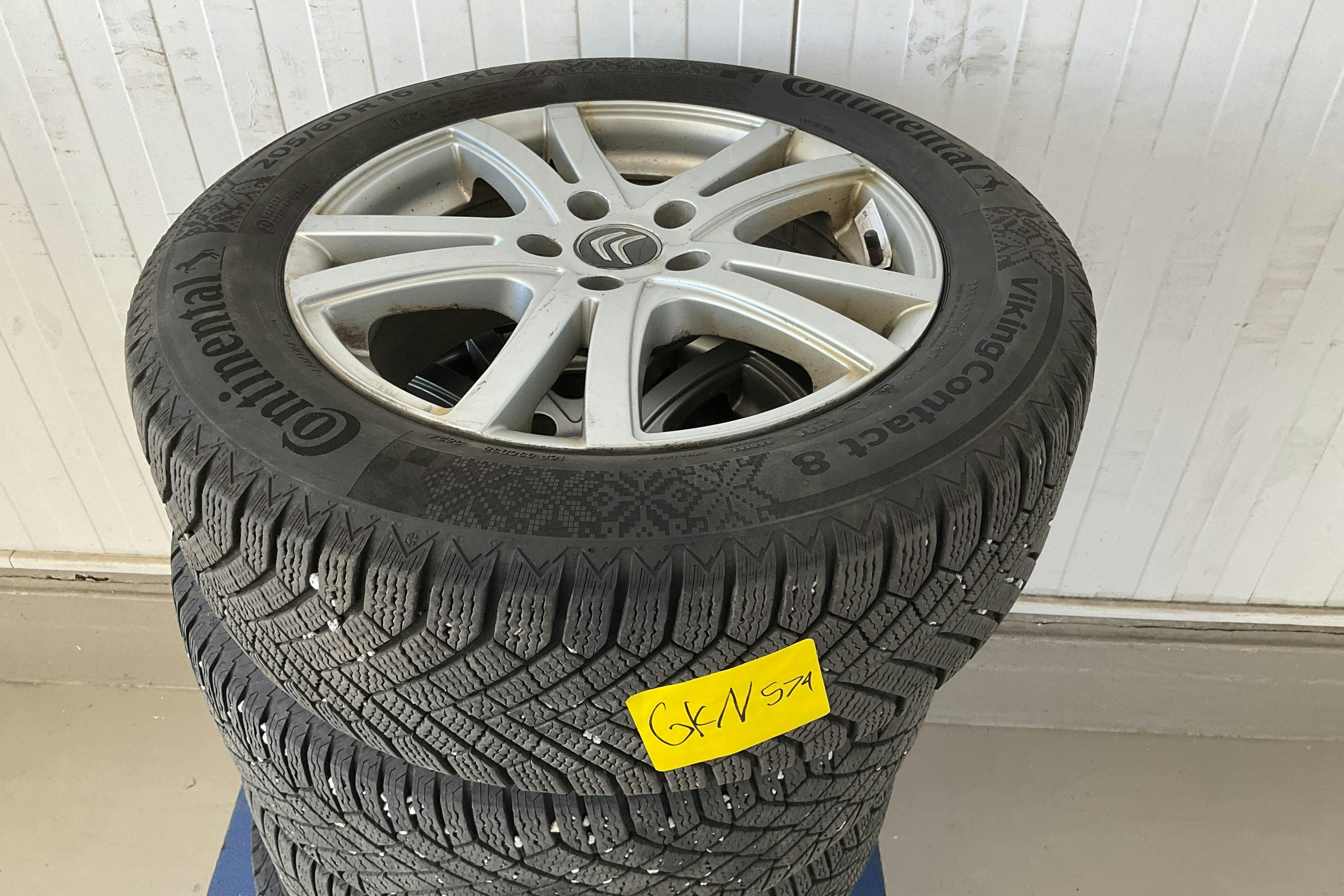 Vehicle Image 21