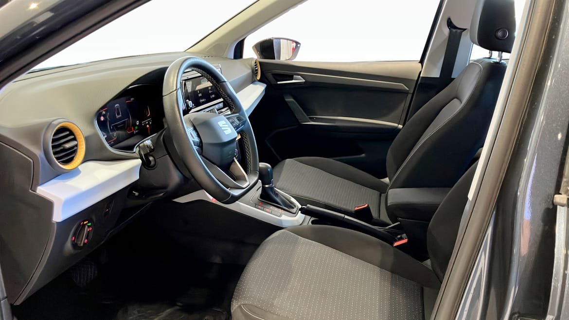 Vehicle Image 7