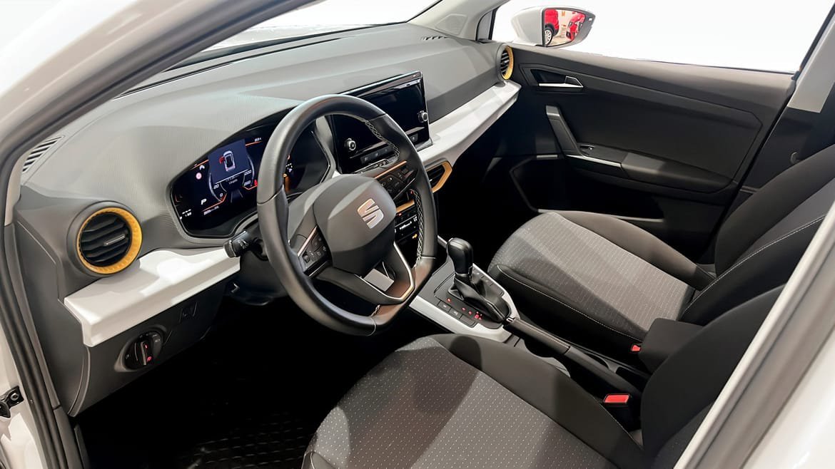 Vehicle Image 7