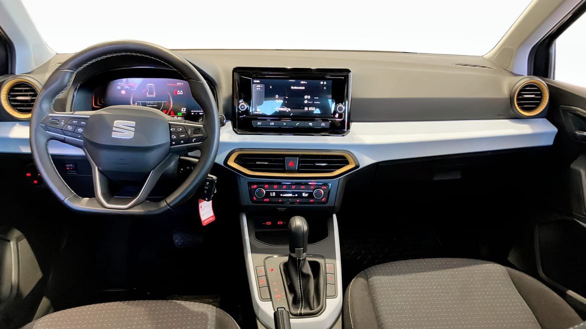 Vehicle Image 10